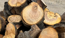 Load image into Gallery viewer, 30# Apple Wood Chunks
